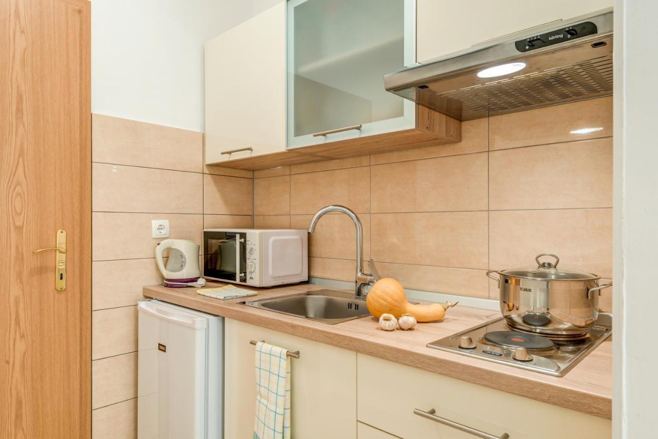 Nemira Beach Getaway Omis Bagian luar foto