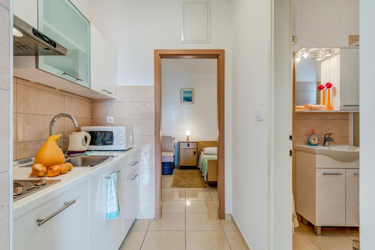 Nemira Beach Getaway Omis Bagian luar foto