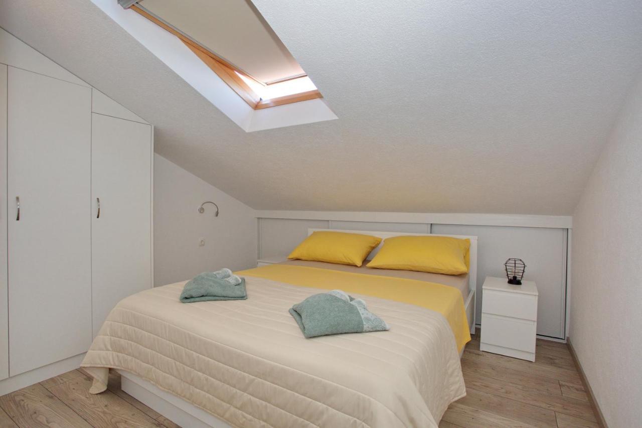 Nemira Beach Getaway Omis Bagian luar foto