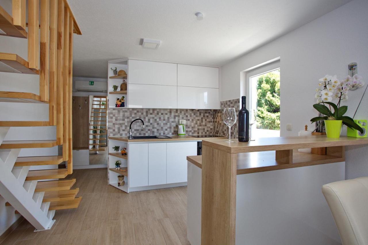Nemira Beach Getaway Omis Bagian luar foto