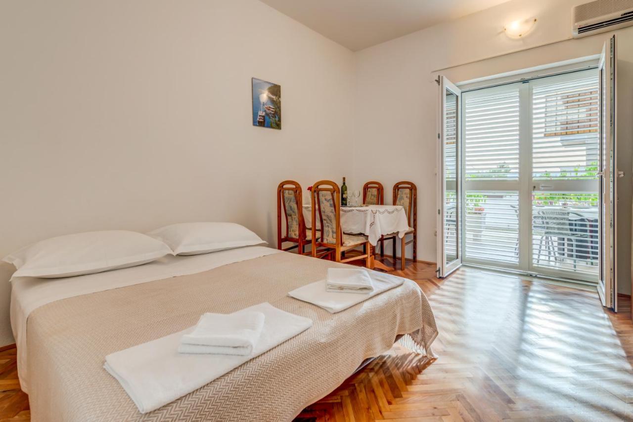 Nemira Beach Getaway Omis Bagian luar foto