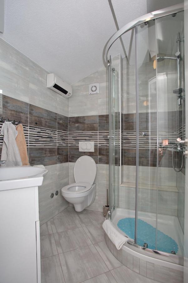 Nemira Beach Getaway Omis Bagian luar foto