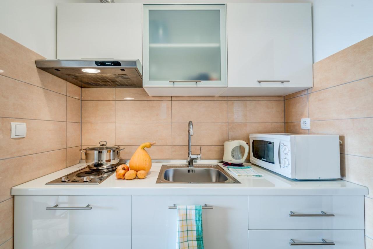Nemira Beach Getaway Omis Bagian luar foto