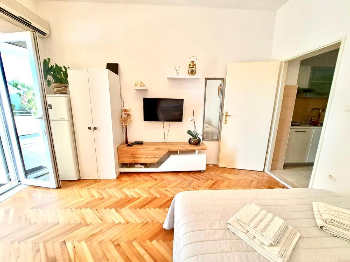 Nemira Beach Getaway Omis Bagian luar foto