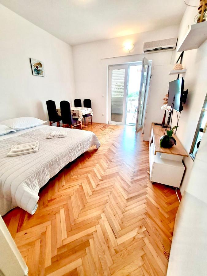Nemira Beach Getaway Omis Bagian luar foto