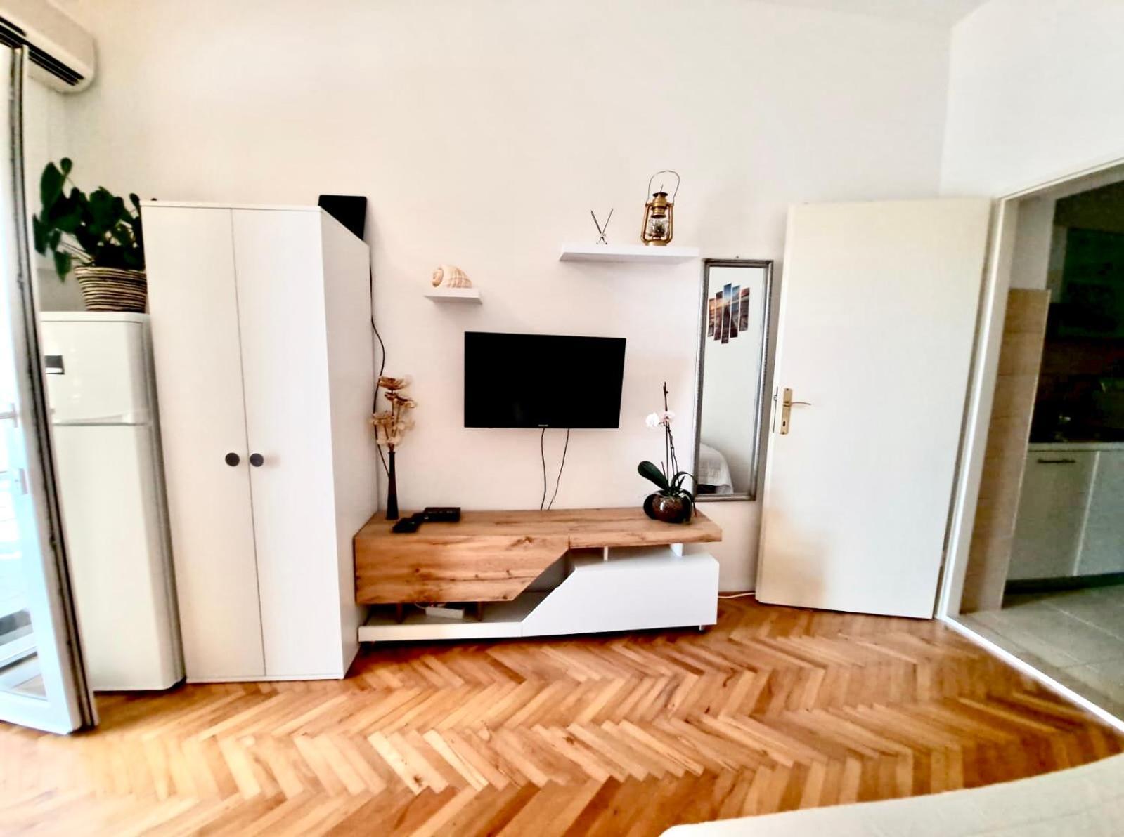 Nemira Beach Getaway Omis Bagian luar foto